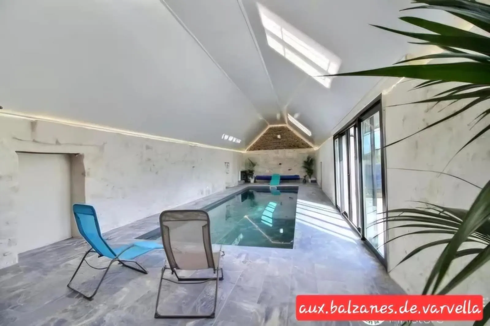 Aux Balzanes De Varvella Piscine Interieure Privee Chauffee Ploudaniel 0*,  France